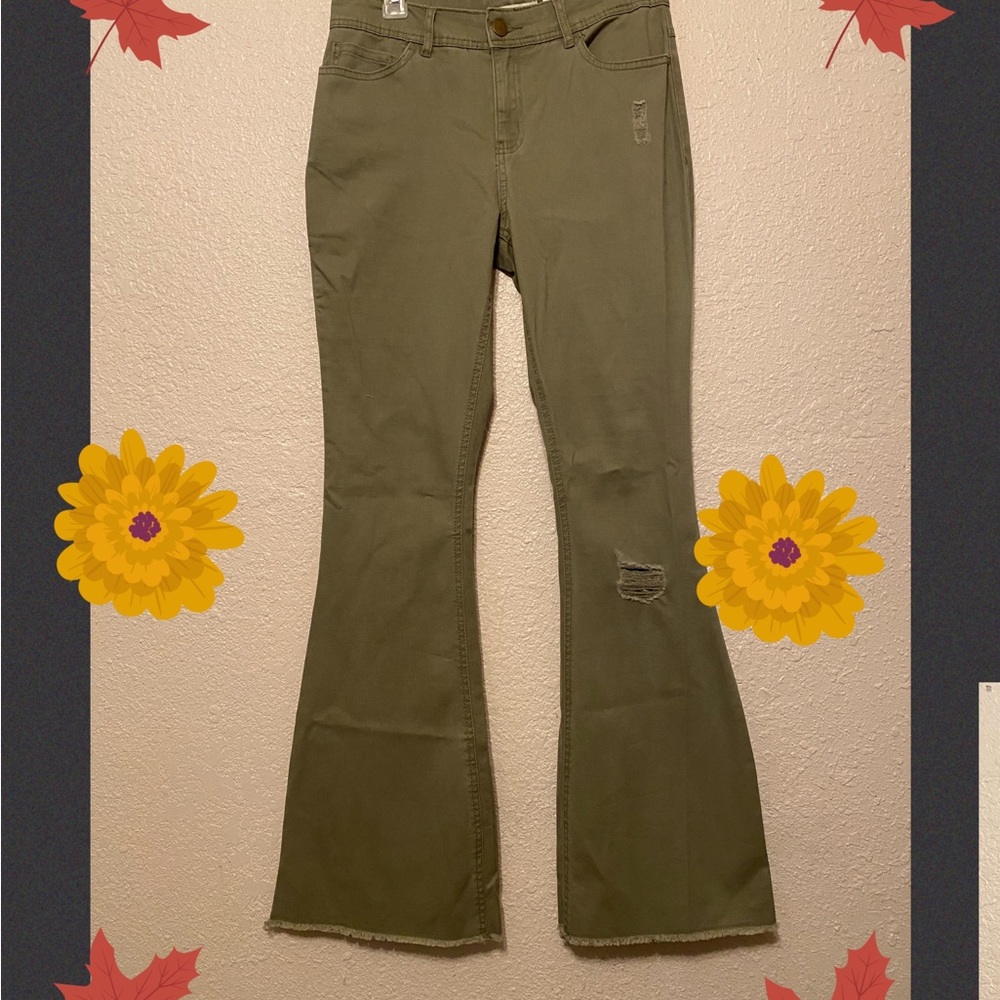 NWT CATO HIGH WAIST DISTRESSED OLIVE GREEN JEANS SIZE 2